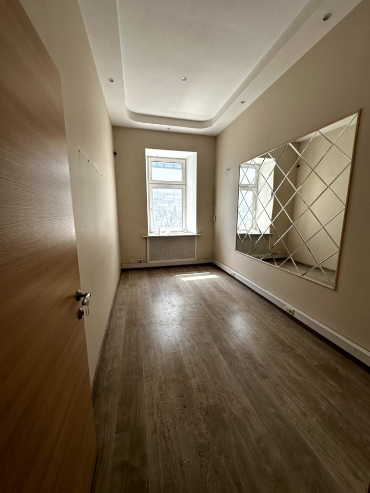 Продается 3-комнатная квартира, площадью 87.60 кв.м. Москва, улица Молчановка Большая, дом 15