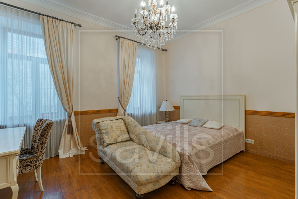 Продается 3-комнатная квартира, площадью 133.90 кв.м. Москва, улица Молчановка Малая, дом 6