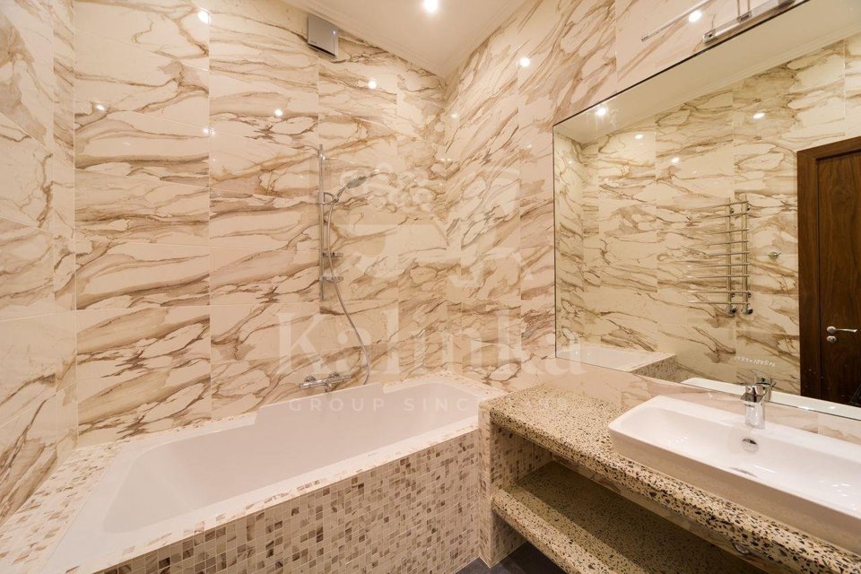 Продается дом, площадью 220.00 кв.м. Московская область, Истра городской округ, деревня Красный Посёлок, жилой комплекс Покровский, улица Новая, дом 254