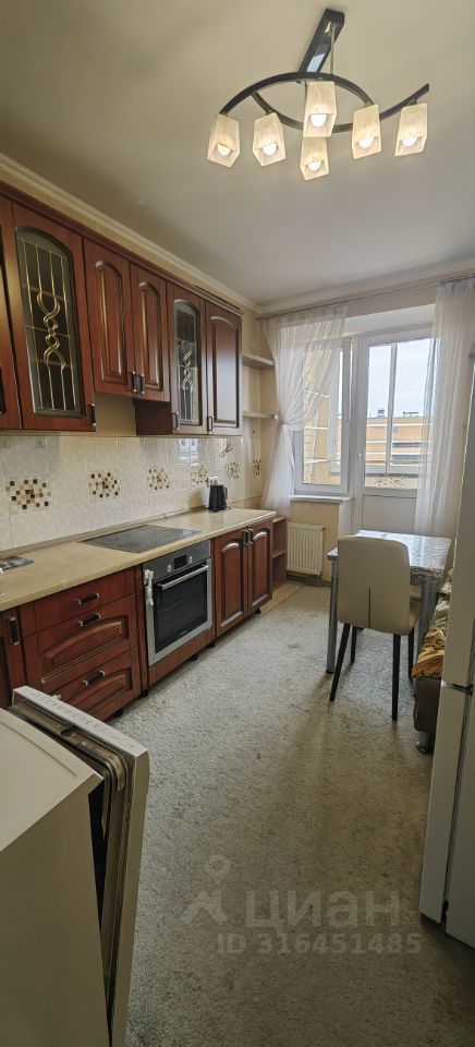 Продается 1-комнатная квартира, площадью 37.60 кв.м. Москва, город Щербинка, улица Барышевская Роща, дом 10