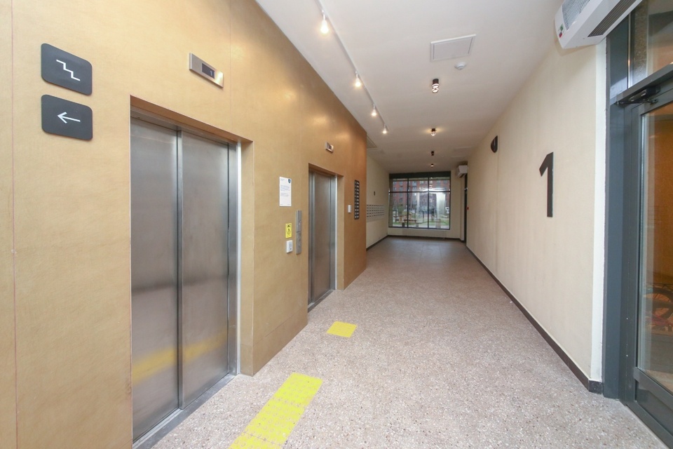 Продается 2-комнатная квартира, площадью 57.00 кв.м. Москва, улица Алхимовская, дом 1к1