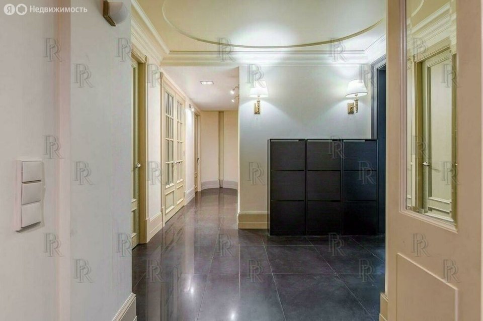 Продается 3-комнатная квартира, площадью 90.00 кв.м. Москва, переулок Козихинский Большой, дом 19/6