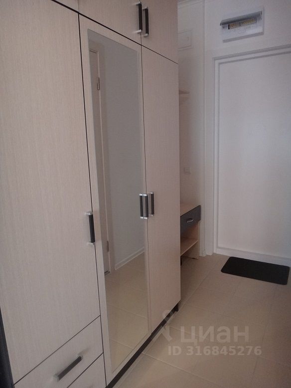 Продается 1-комнатная квартира, площадью 23.00 кв.м. Москва, Боровское шоссе, дом 2к7