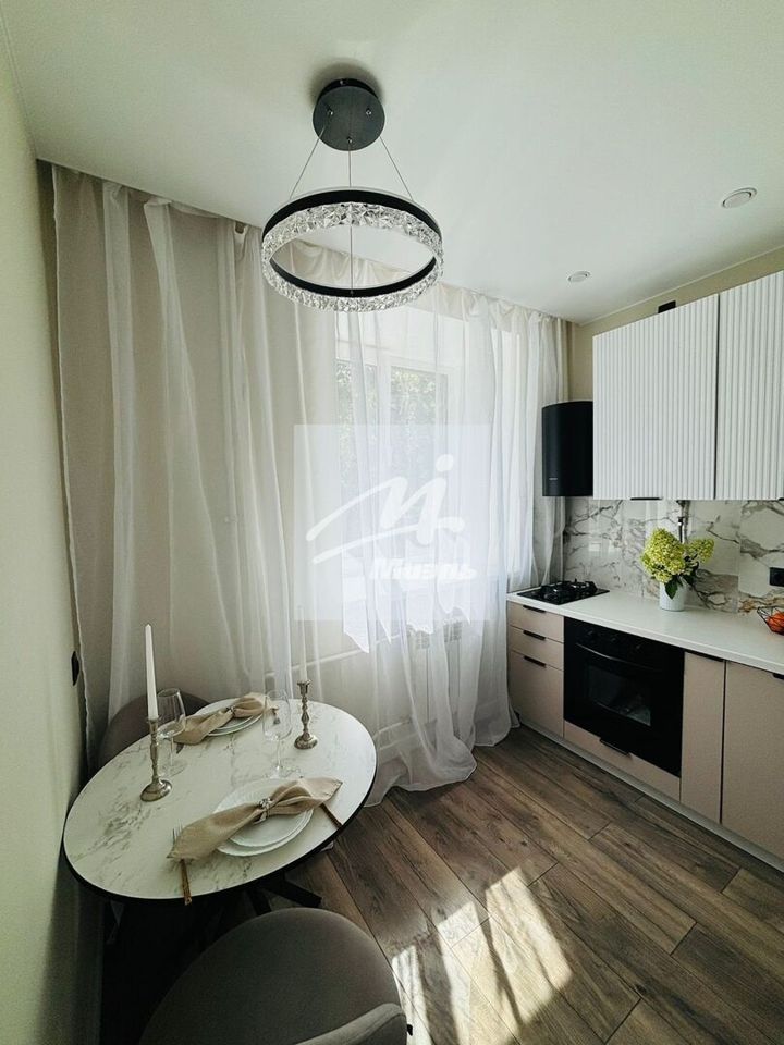 Продается 1-комнатная квартира, площадью 30.00 кв.м. Москва, Кутузовский проспект, дом 9к1