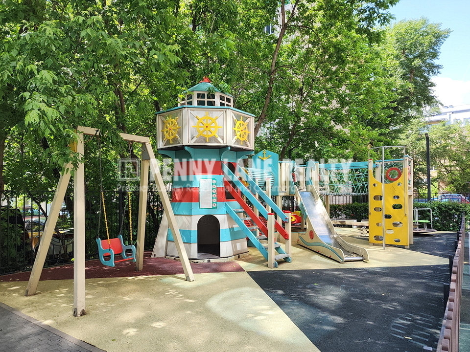 Продается 2-комнатная квартира, площадью 61.00 кв.м. Москва, улица Большая Садовая