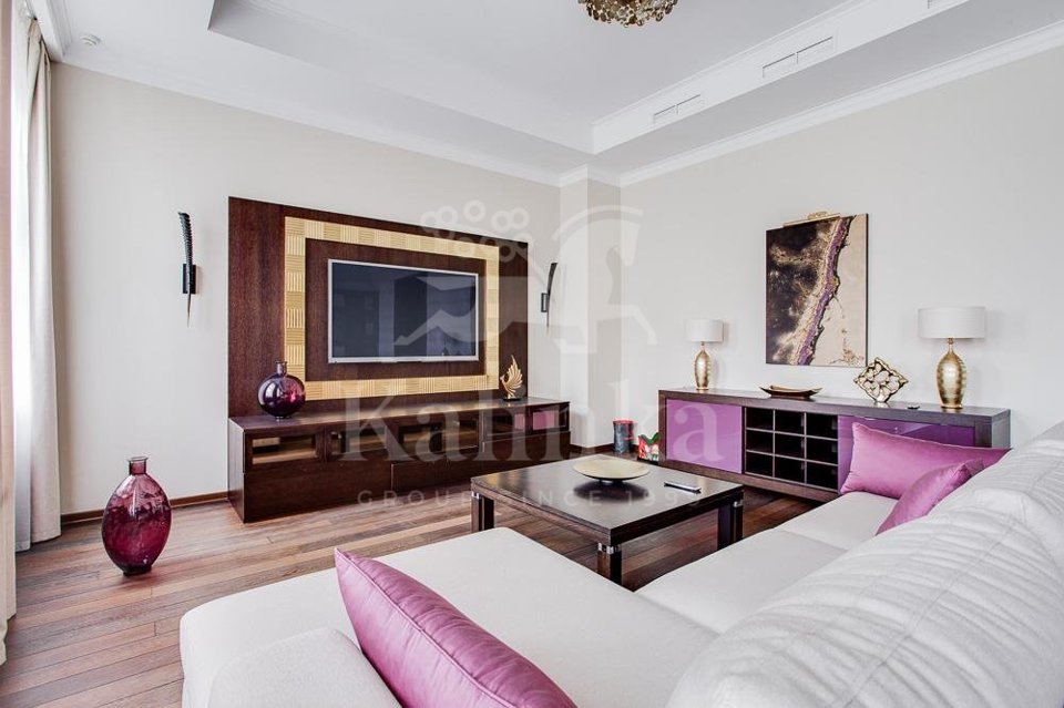 Продается 4-комнатная квартира, площадью 170.00 кв.м. Москва, переулок Гагаринский, дом 24/7стр2