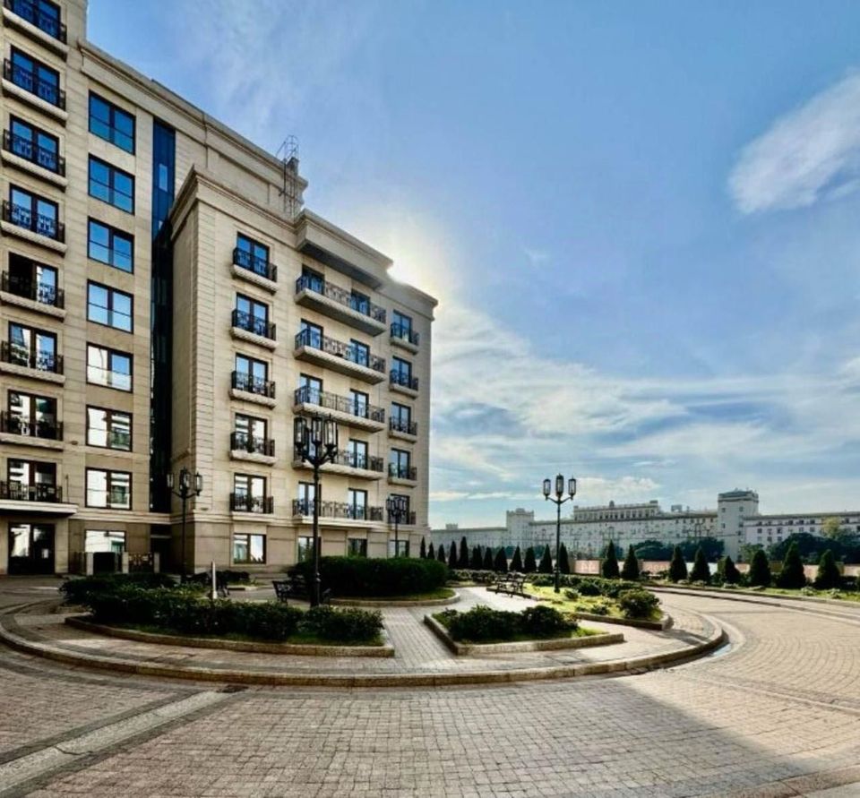 Продается 3-комнатная квартира, площадью 137.50 кв.м. Москва, набережная Котельническая, дом 31