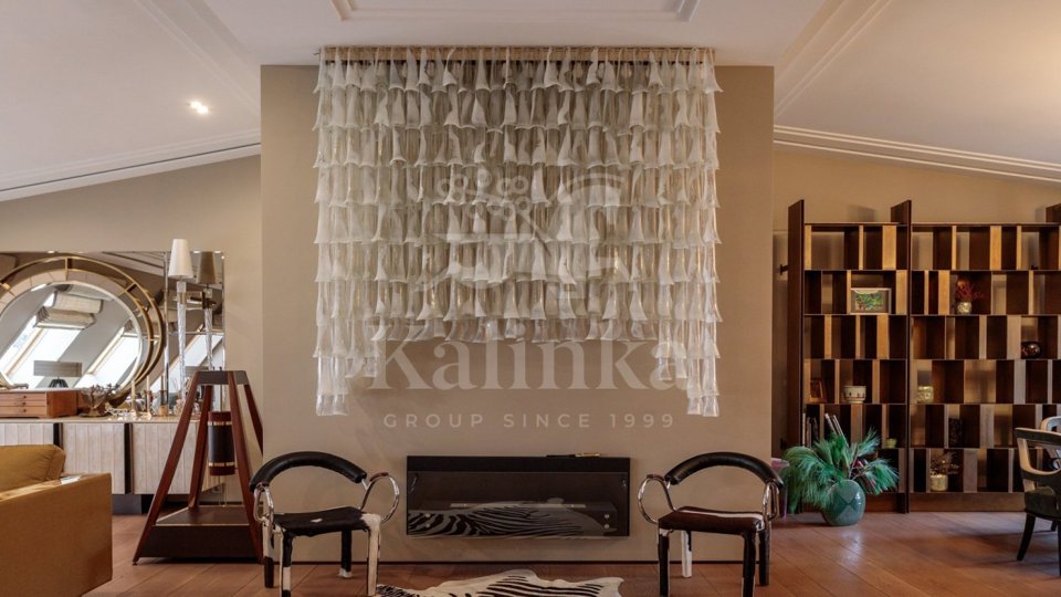 Продается 2-комнатная квартира, площадью 137.00 кв.м. Москва, улица Бронная Малая