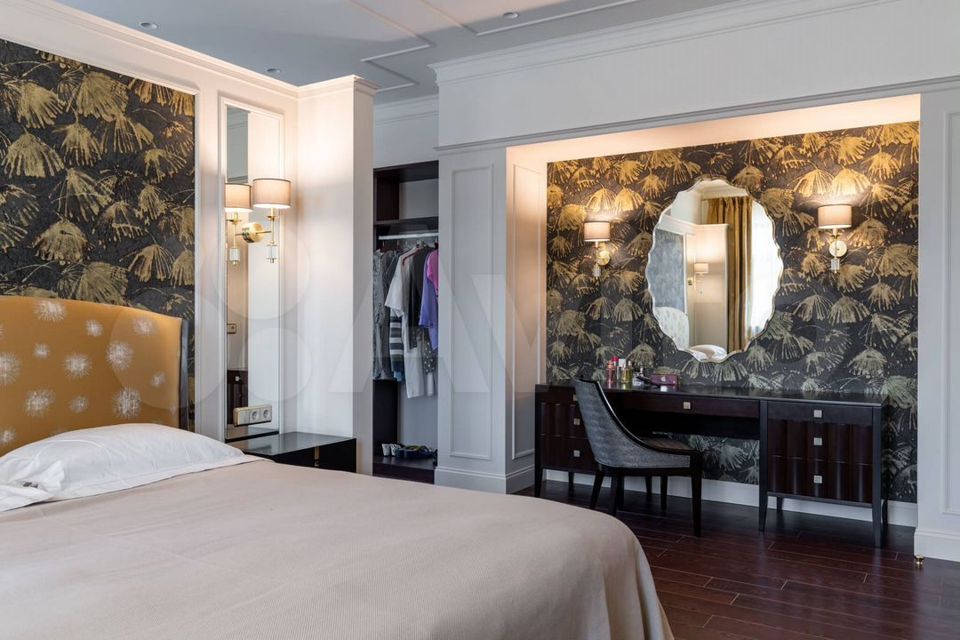 Продается 4-комнатная квартира, площадью 187.00 кв.м. Москва, переулок Козихинский Большой