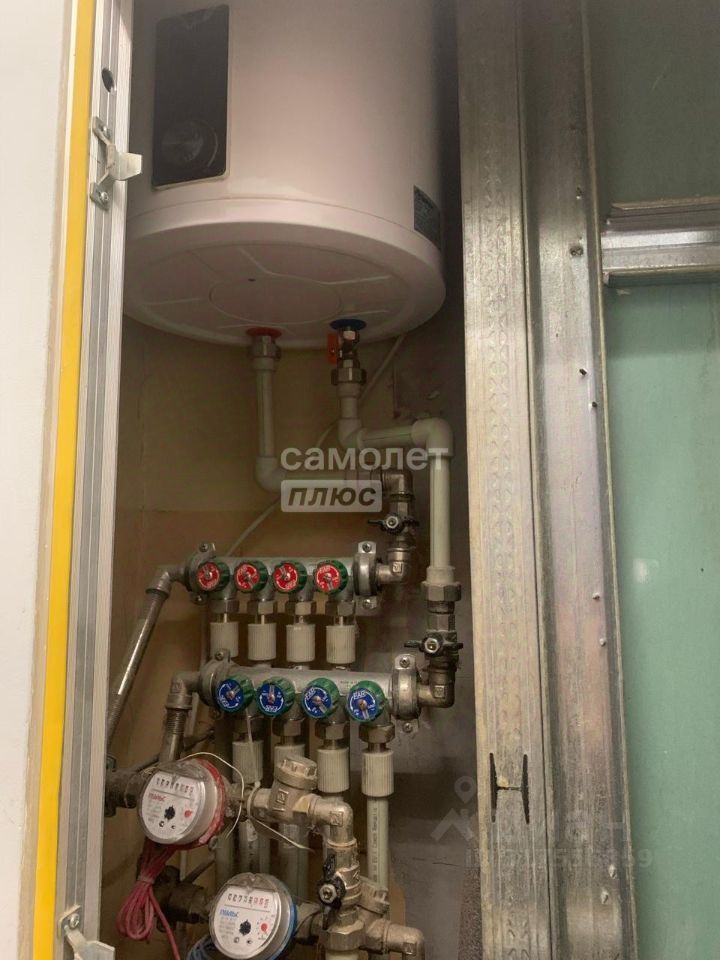 Продается 3-комнатная квартира, площадью 63.00 кв.м. Москва, улица Маршала Василевского, дом 13к1