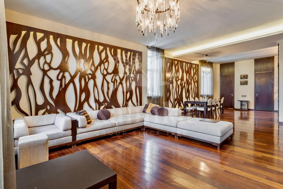 Продается 3-комнатная квартира, площадью 131.40 кв.м. Москва, Никитский бульвар, дом 12