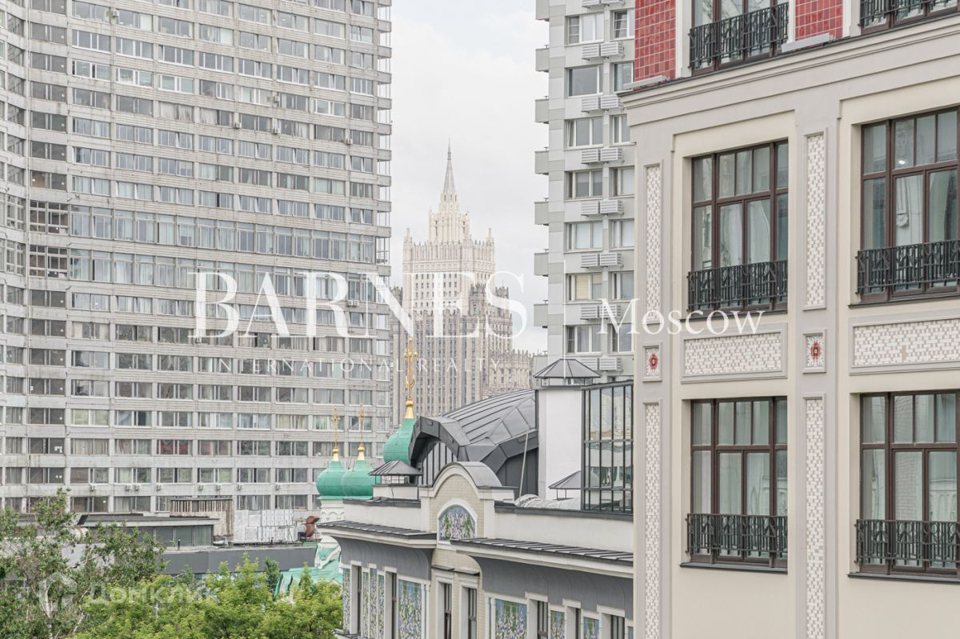 Продается 2-комнатная квартира, площадью 69.70 кв.м. Москва, улица Поварская