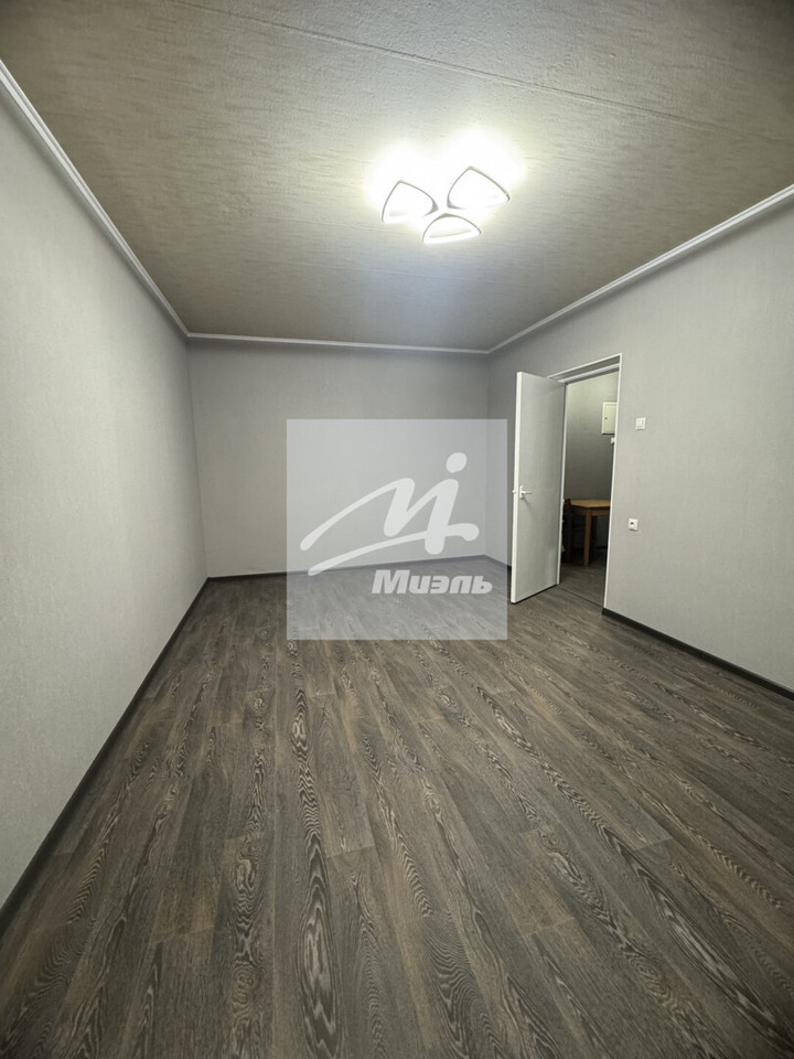 Продается 1-комнатная квартира, площадью 36.90 кв.м. Московская область, Солнечногорский район, поселок городского типа Голубое, улица Родниковая, дом 2