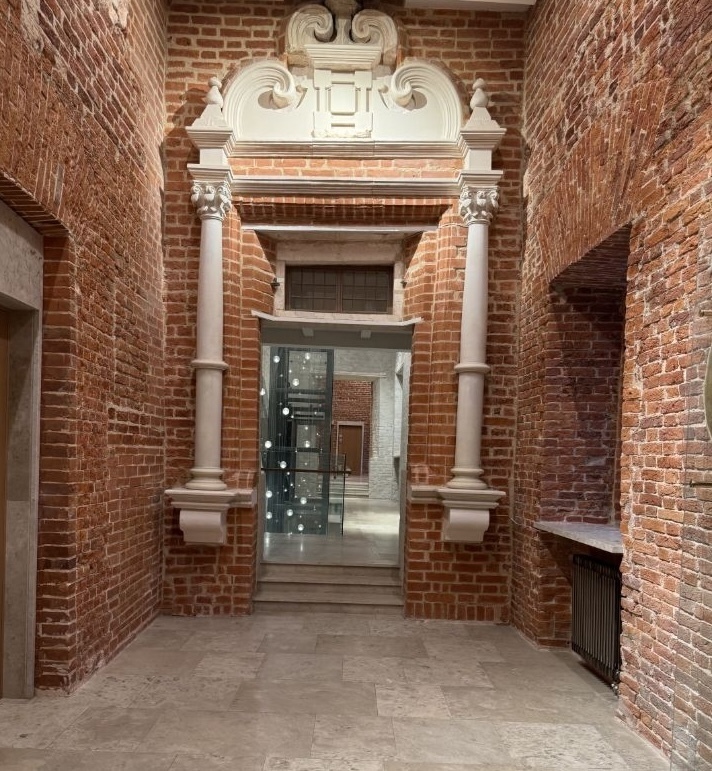 Продается 2-комнатная квартира, площадью 49.40 кв.м. Москва, улица Маросейка