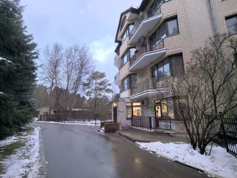 Продается 3-комнатная квартира, площадью 130.00 кв.м. Московская область, Одинцовский район, поселок городского типа Заречье, улица Сосновая, дом 1Ак1