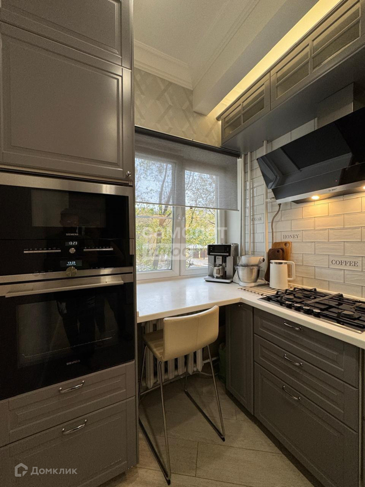 Продается 3-комнатная квартира, площадью 63.00 кв.м. Москва, улица Маршала Василевского, дом 13к1