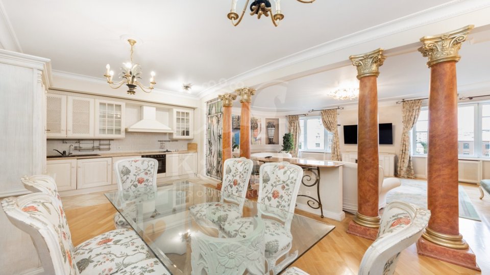 Продается 3-комнатная квартира, площадью 173.10 кв.м. Москва, переулок 1-й Смоленский, дом 17