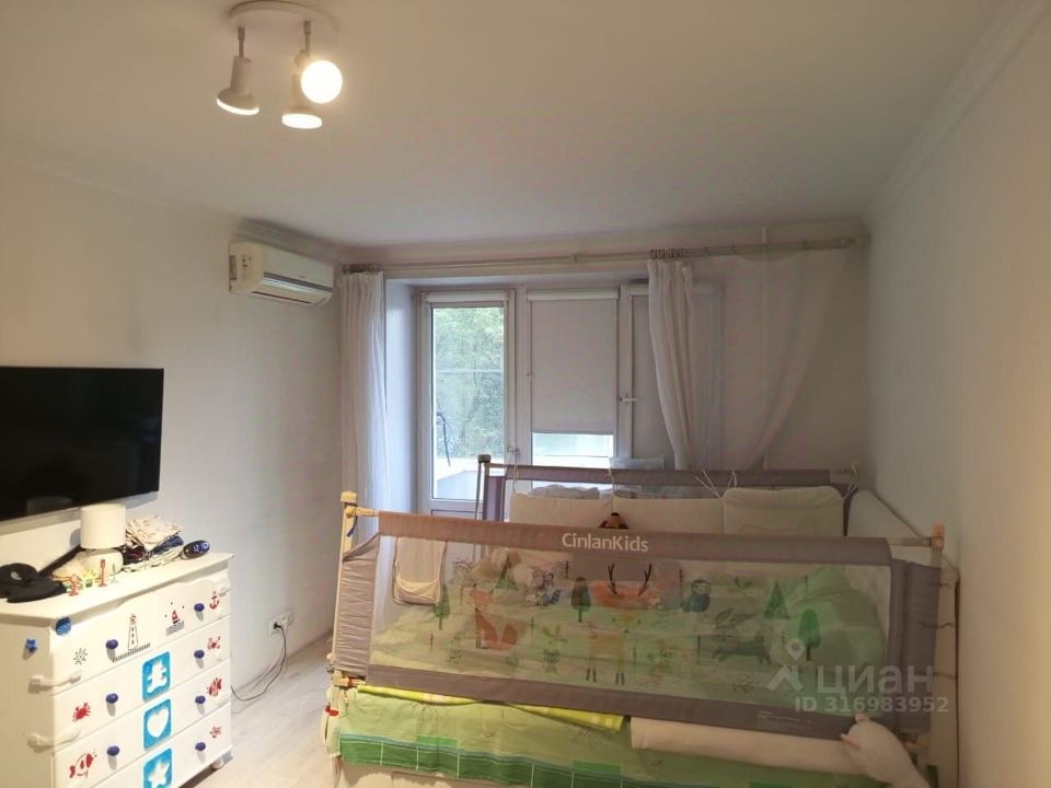 Продается 2-комнатная квартира, площадью 43.00 кв.м. Москва, Аминьевское шоссе, дом 12