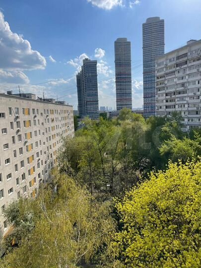 Продается 1-комнатная квартира, площадью 32.50 кв.м. Москва, улица Бажова, дом 15к2