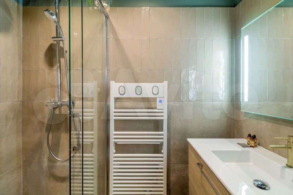 Продается 3-комнатная квартира, площадью 169.00 кв.м. Москва, переулок Зачатьевский 1-й, дом 5