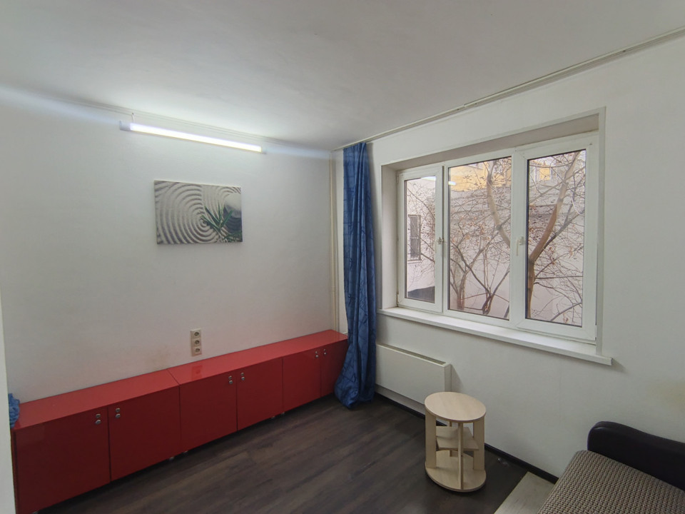 Продается 4-комнатная квартира, площадью 20.00 кв.м. Москва, улица Поречная