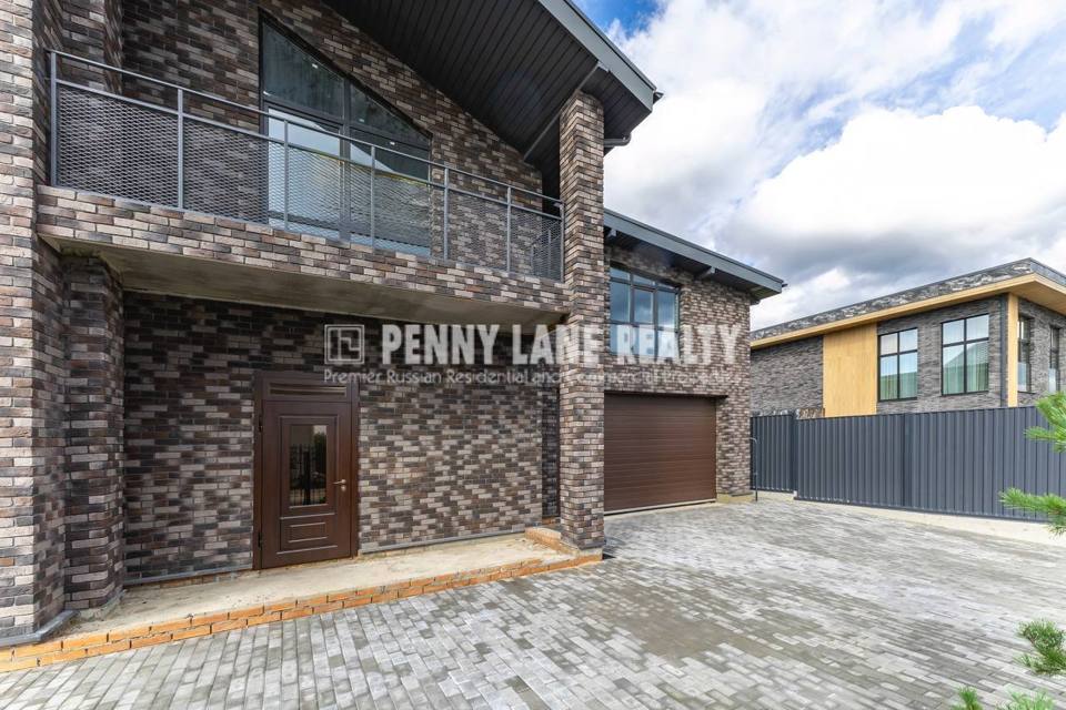 Продается дом, площадью 240.00 кв.м. Московская область, Красногорск городской округ, город Красногорск, улица Спортивная