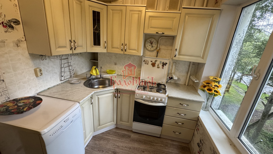 Продается 3-комнатная квартира, площадью 57.00 кв.м. Московская область, Сергиево-Посадский район, город Хотьково, улица Михеенко, дом 13