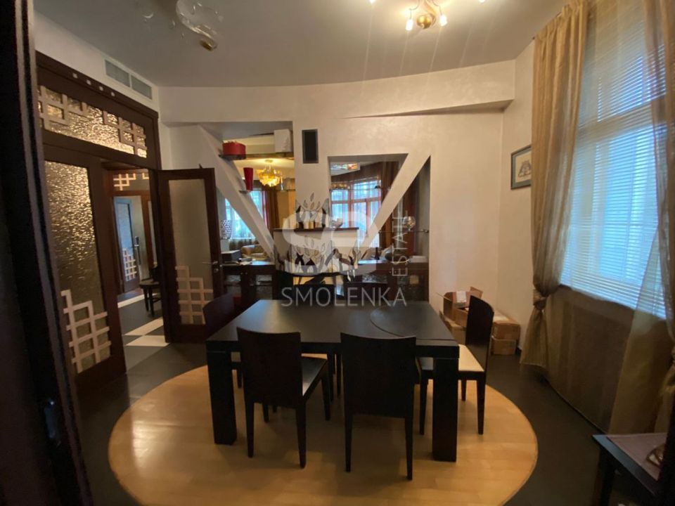 Продается 3-комнатная квартира, площадью 154.00 кв.м. Москва, переулок Зачатьевский 1-й, дом 6стр1