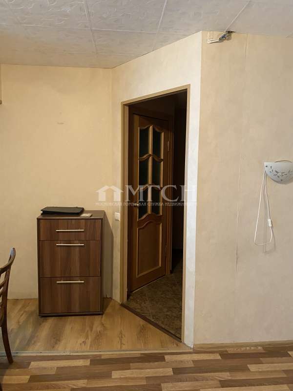 Продается 3-комнатная квартира, площадью 60.00 кв.м. Москва, улица Донбасская, дом 4