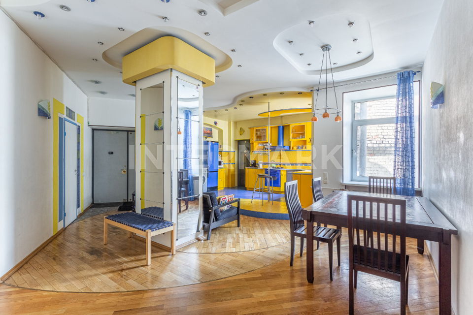 Продается 3-комнатная квартира, площадью 125.70 кв.м. Москва, улица 1-я Брестская, дом 36
