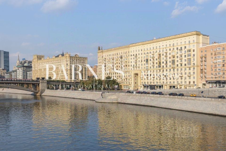 Продается 3-комнатная квартира, площадью 103.00 кв.м. Москва, набережная Смоленская, дом 2а
