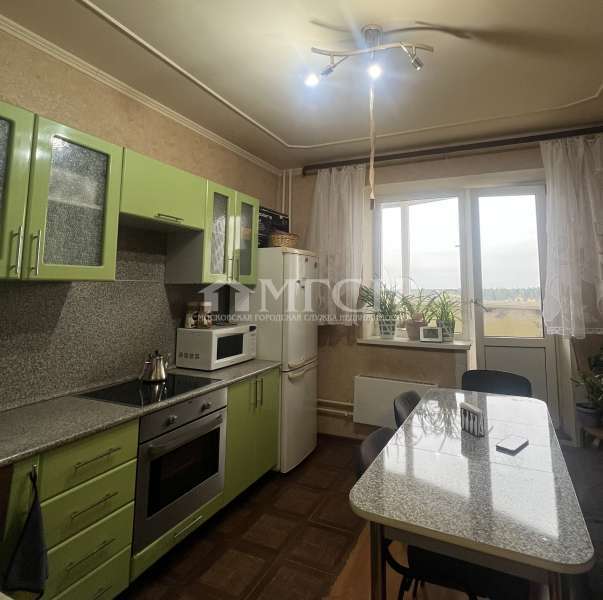 Продается 2-комнатная квартира, площадью 61.40 кв.м. Московская область, Лосино-Петровский городской округ, поселок Свердловский, улица Михаила Марченко, дом 4