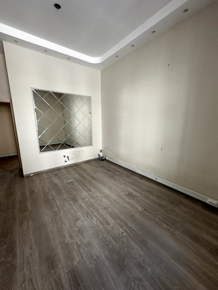 Продается 3-комнатная квартира, площадью 87.60 кв.м. Москва, улица Молчановка Большая, дом 15