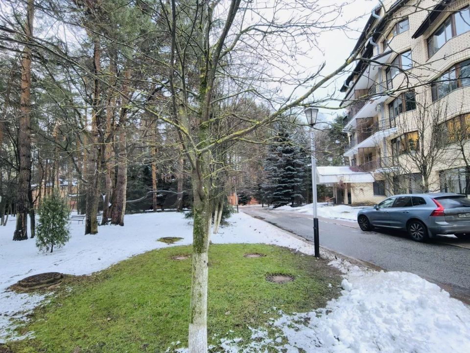 Продается 3-комнатная квартира, площадью 130.00 кв.м. Московская область, Одинцовский район, поселок городского типа Заречье, улица Сосновая, дом 1Ак1