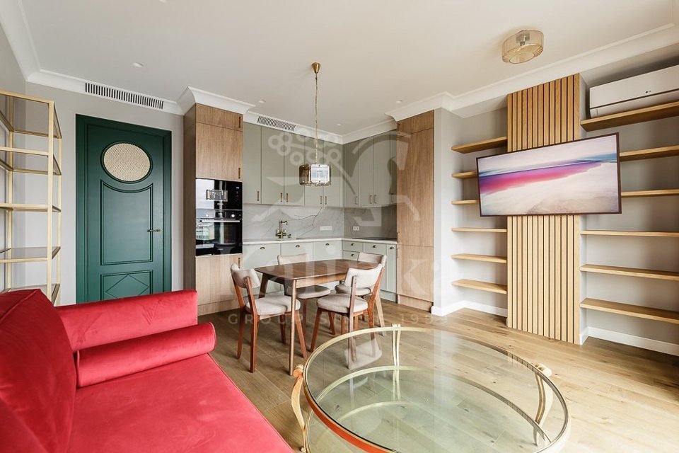 Продается 2-комнатная квартира, площадью 59.60 кв.м. Москва, улица Большая Садовая