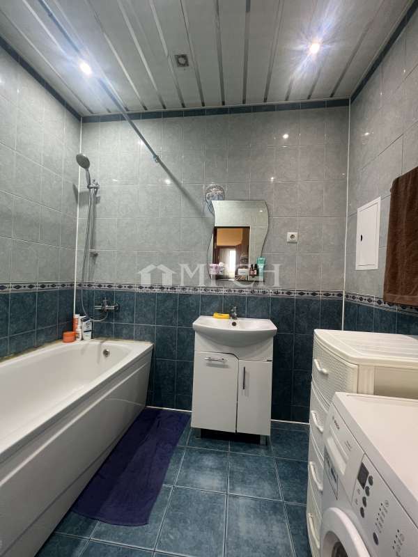 Продается 2-комнатная квартира, площадью 61.40 кв.м. Московская область, Лосино-Петровский городской округ, поселок Свердловский, улица Михаила Марченко, дом 4