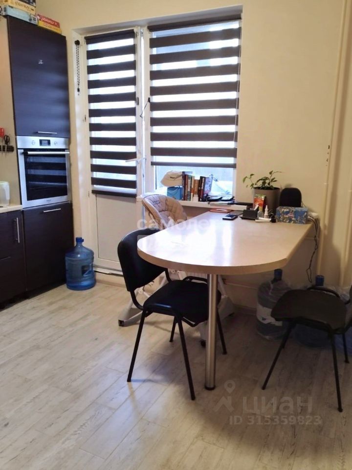 Продается 1-комнатная квартира, площадью 36.00 кв.м. Московская область, Солнечногорский район, поселок городского типа Голубое, Парковый бульвар, дом 5