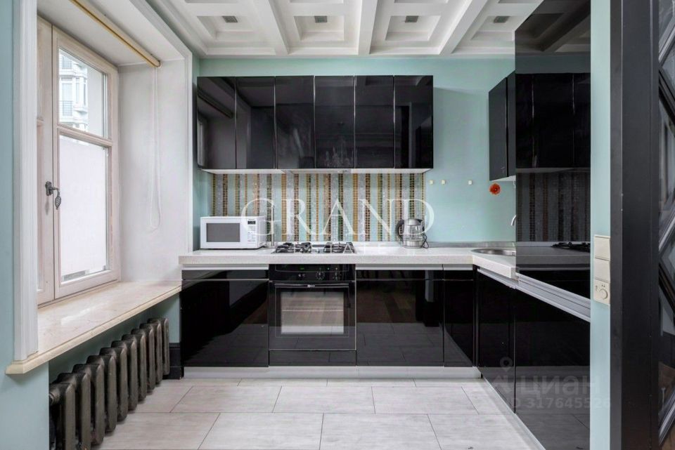 Продается 3-комнатная квартира, площадью 90.00 кв.м. Москва, переулок Козихинский Большой, дом 19/6