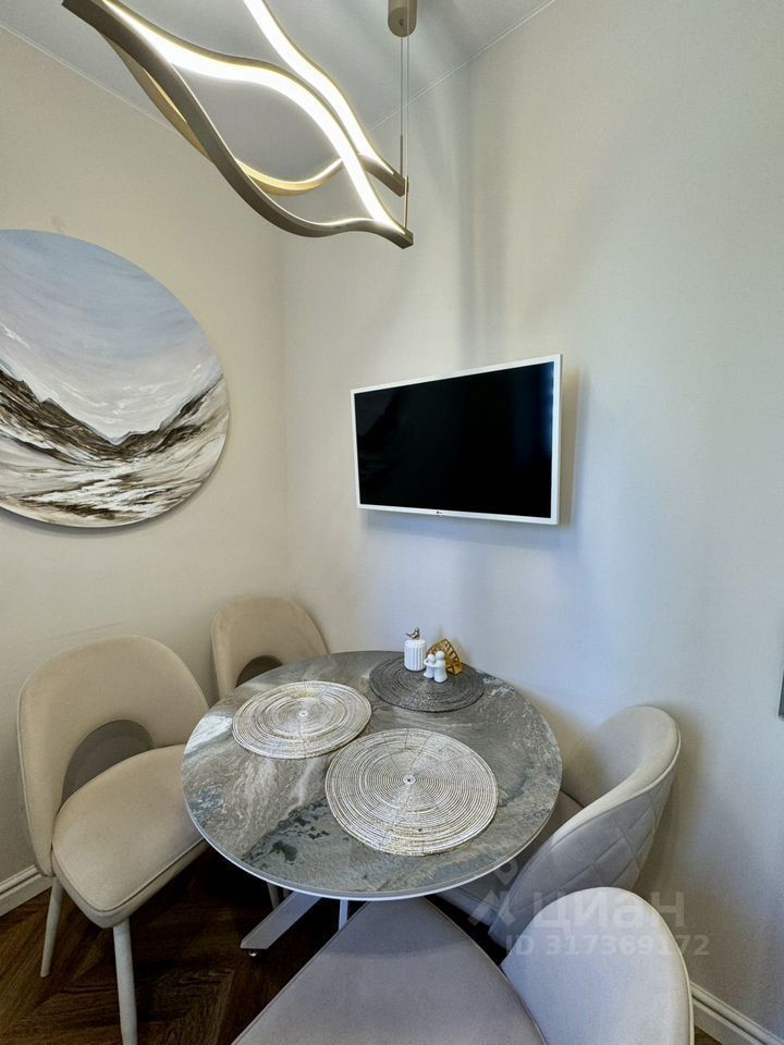 Продается 2-комнатная квартира, площадью 44.00 кв.м. Москва, Комсомольский проспект, дом 30