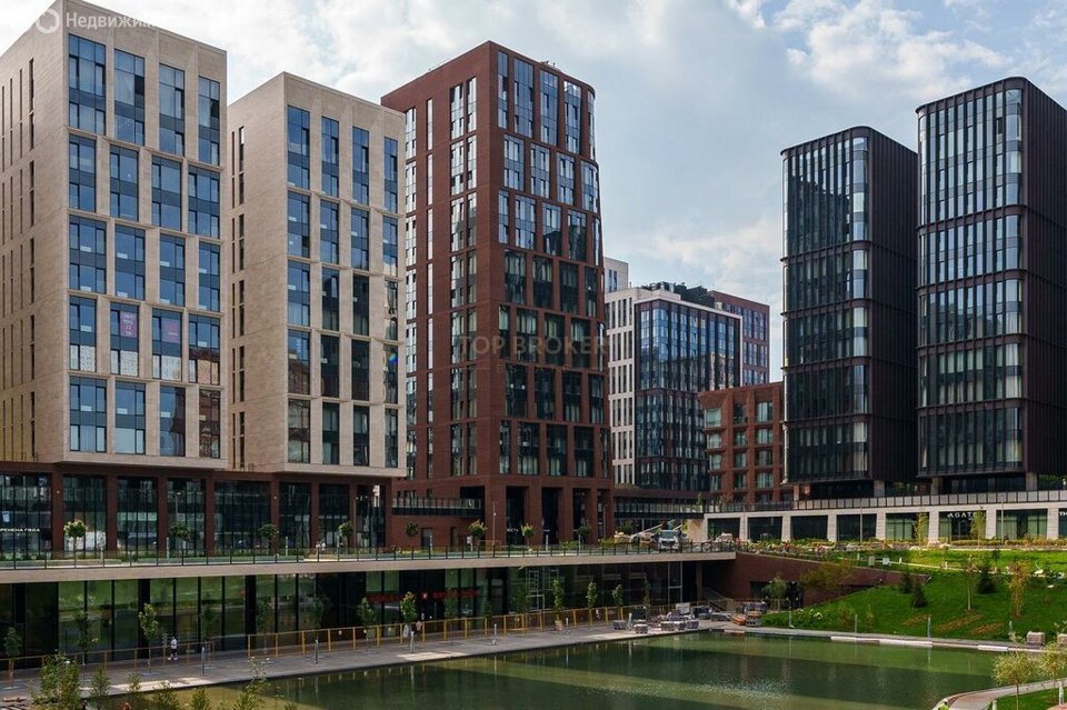 Продается 2-комнатная квартира, площадью 100.00 кв.м. Москва, улица Трубецкая, дом 12