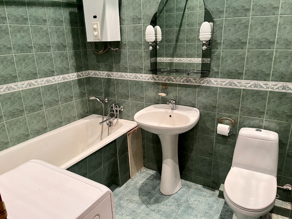 Продается 2-комнатная квартира, площадью 60.00 кв.м. Москва, улица Буракова, дом 17/2