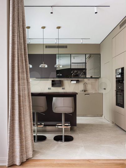 Продается 4-комнатная квартира, площадью 151.00 кв.м. Москва, набережная Котельническая, дом 21