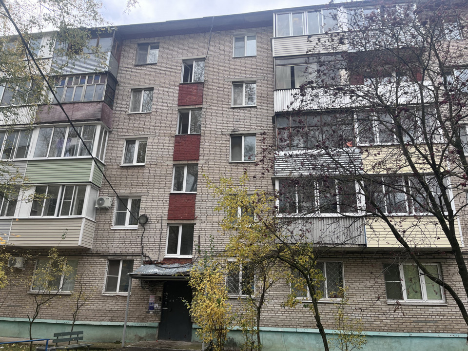 Продается 3-комнатная квартира, площадью 51.00 кв.м. Московская область, Серпухов городской округ, поселок Большевик, улица Ленина, дом 50