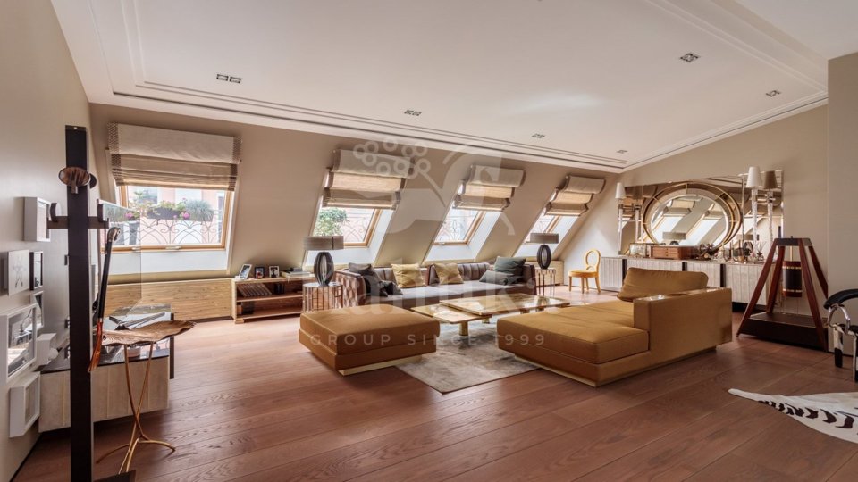 Продается 2-комнатная квартира, площадью 137.00 кв.м. Москва, улица Бронная Малая