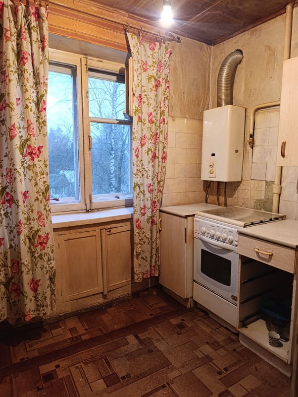 Продается 3-комнатная квартира, площадью 57.70 кв.м. Московская область, Сергиево-Посадский район, город Хотьково, улица Лихачева, дом 1