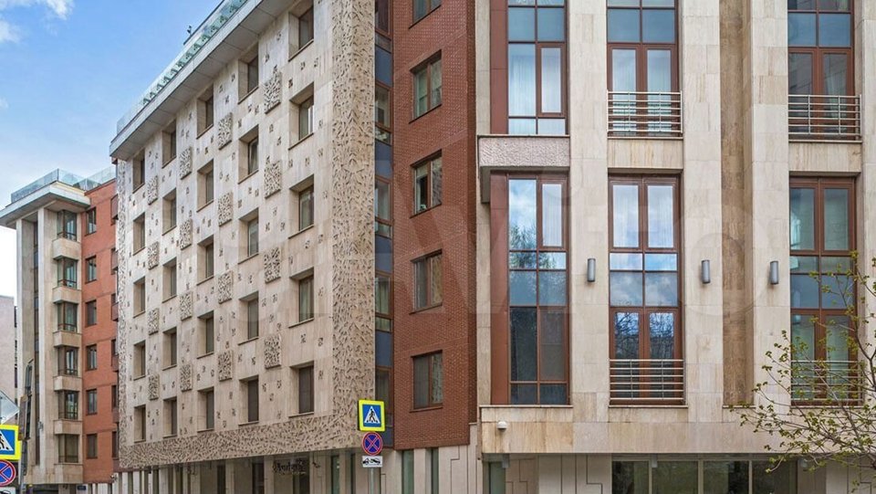 Продается 4-комнатная квартира, площадью 139.00 кв.м. Москва, переулок Зачатьевский 1-й, дом 5