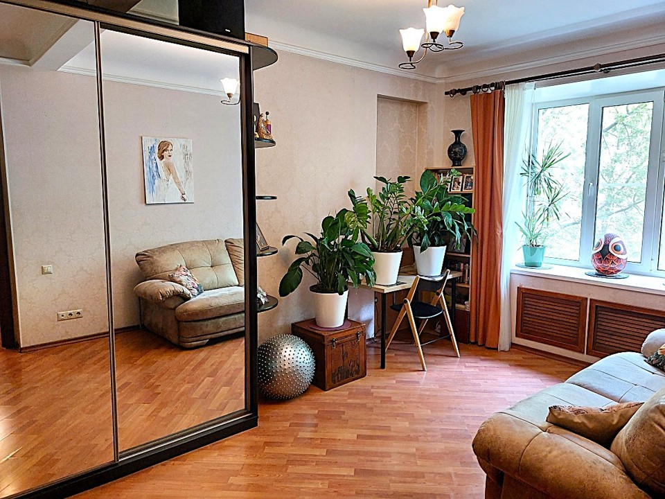 Продается 2-комнатная квартира, площадью 54.00 кв.м. Москва, переулок Орликов, дом 6