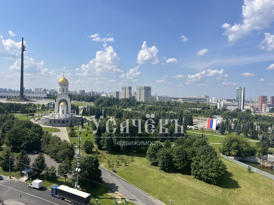 Продается 7-комнатная квартира, площадью 420.00 кв.м. Москва, улица Братьев Фонченко