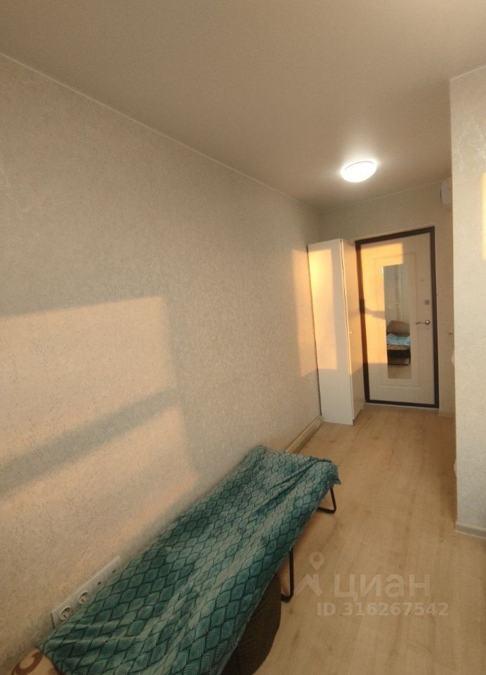 Продается 1-комнатная квартира, площадью 12.60 кв.м. Москва, Аминьевское шоссе, дом 5