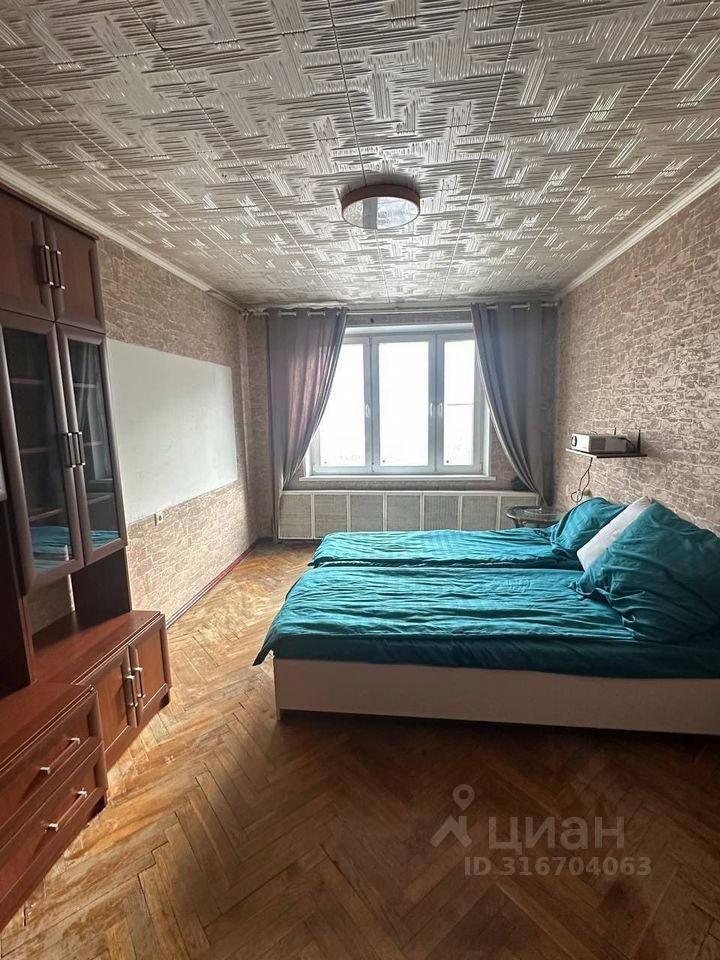 Продается 1-комнатная квартира, площадью 32.50 кв.м. Москва, улица Бажова, дом 15к2
